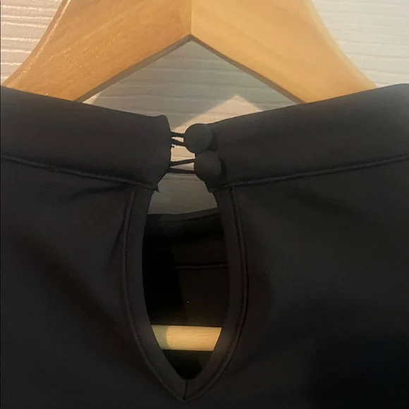 EUC Akira Blouse Black/Gold Women Size Large - Picture 3 of 8